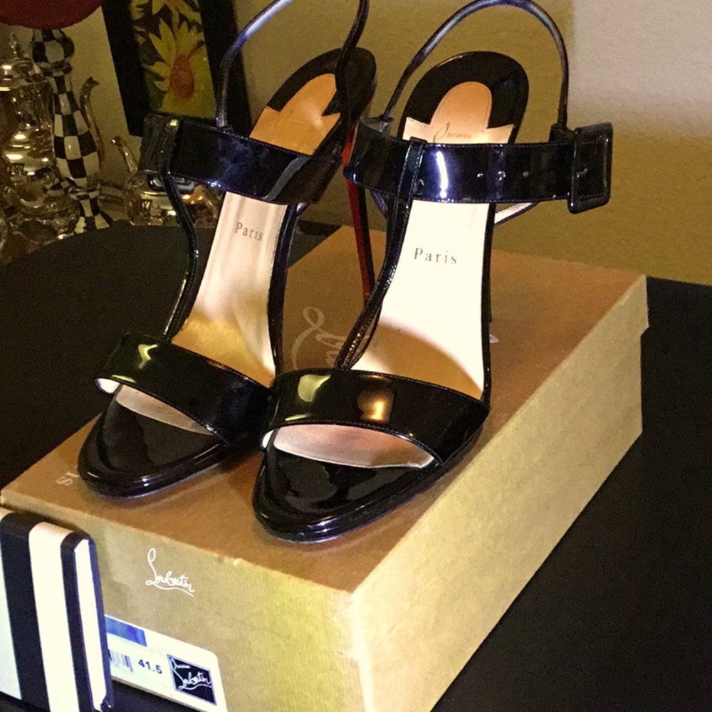 Christian Louboutin” (41.5)🌹